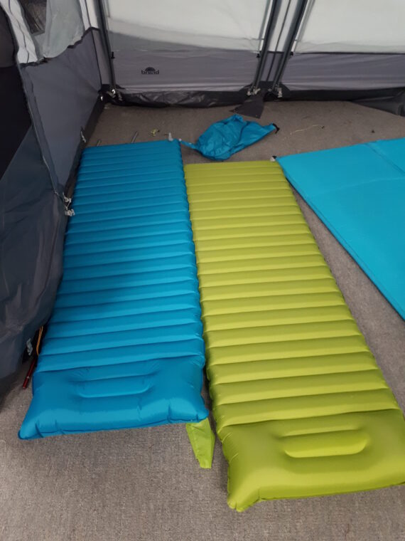 מזרון טיולים מתנפח